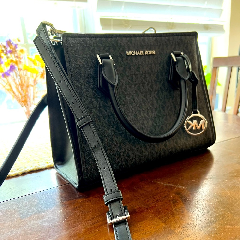 Micheal Kors crossbody